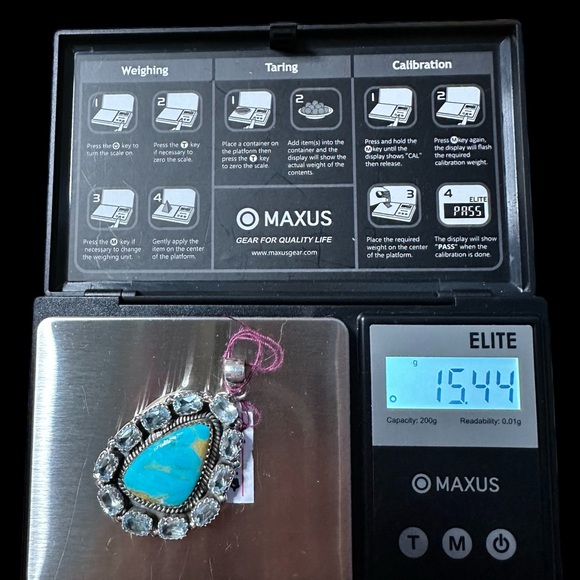 Turquoise Surrounded by Blue Topaz in Sterling Sikver - Picture 6 of 8